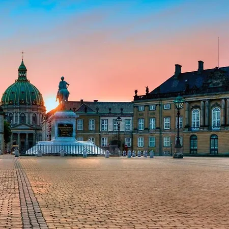Large In Lovely Urban Area In Cph O *